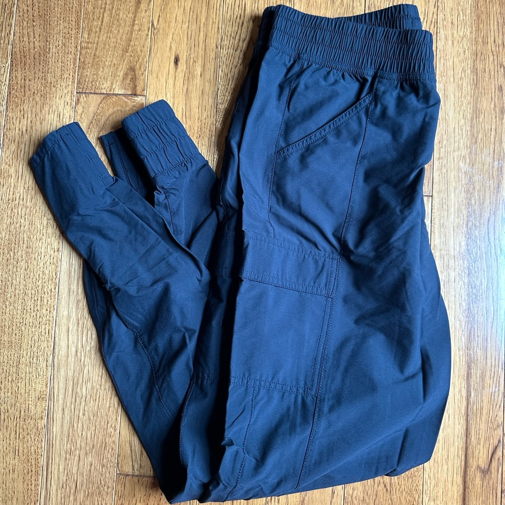 North Face - Black Windbreaker Cargo Joggers